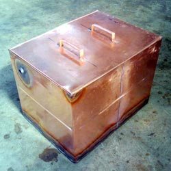 Square copper header tank with lid